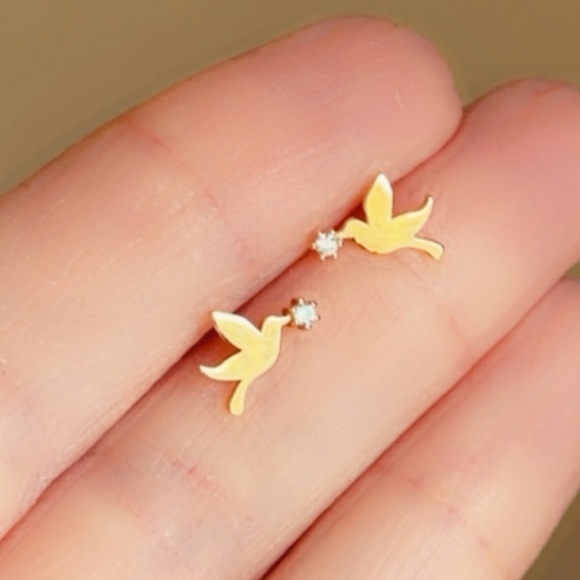 14k Gold Vermeil Tiny Bird Studs - Picture 3 of 15